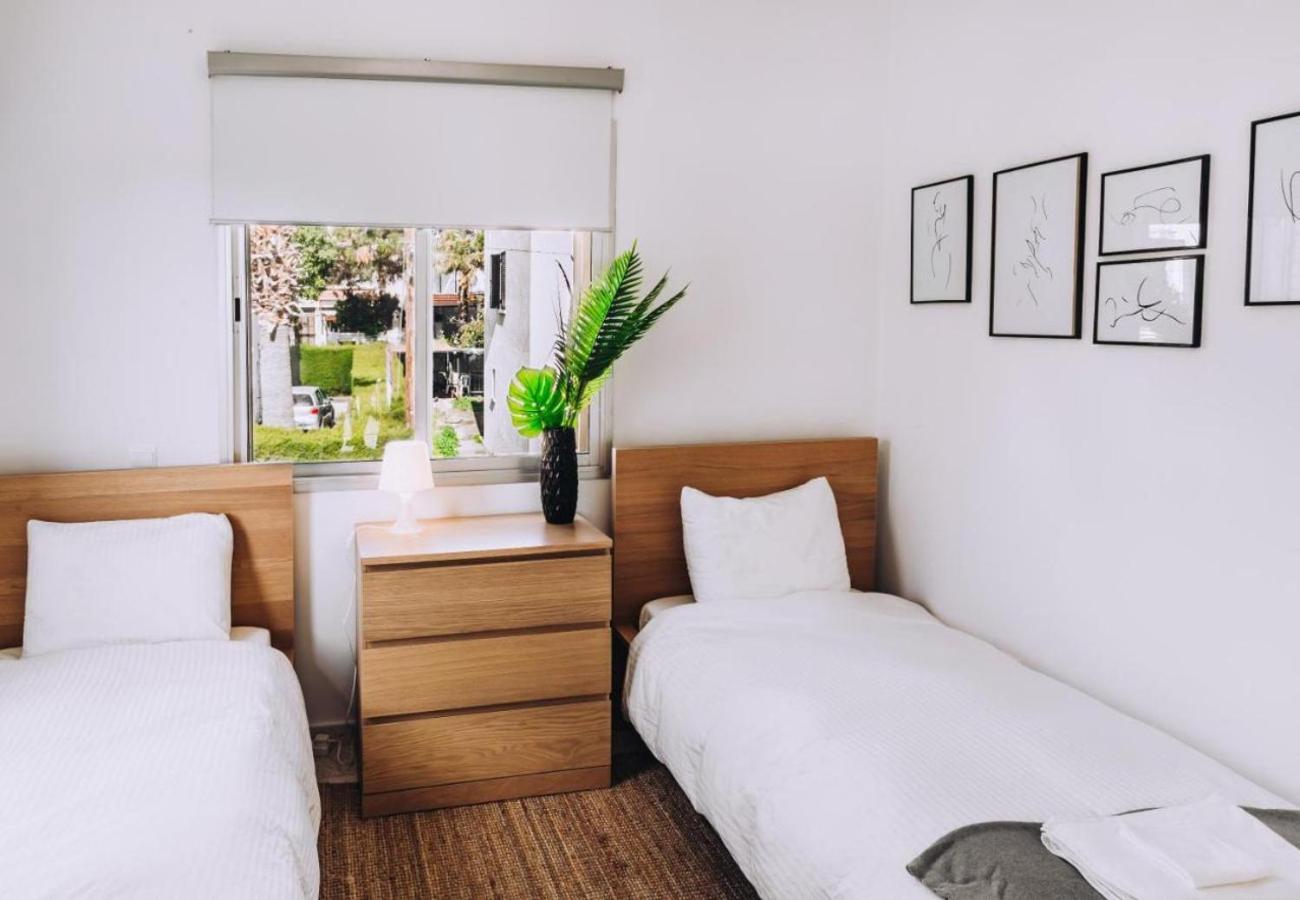 H&O Royal Townhouse In Center Paphos Appartement Buitenkant foto