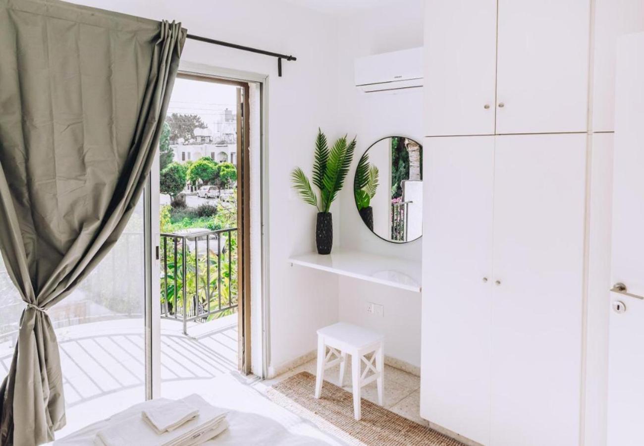 H&O Royal Townhouse In Center Paphos Appartement Buitenkant foto