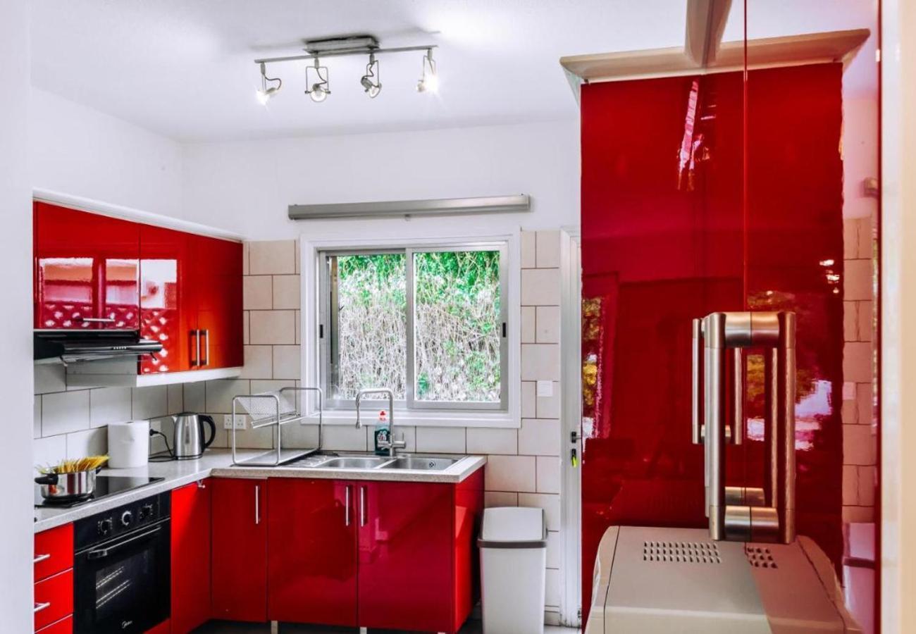 H&O Royal Townhouse In Center Paphos Appartement Buitenkant foto