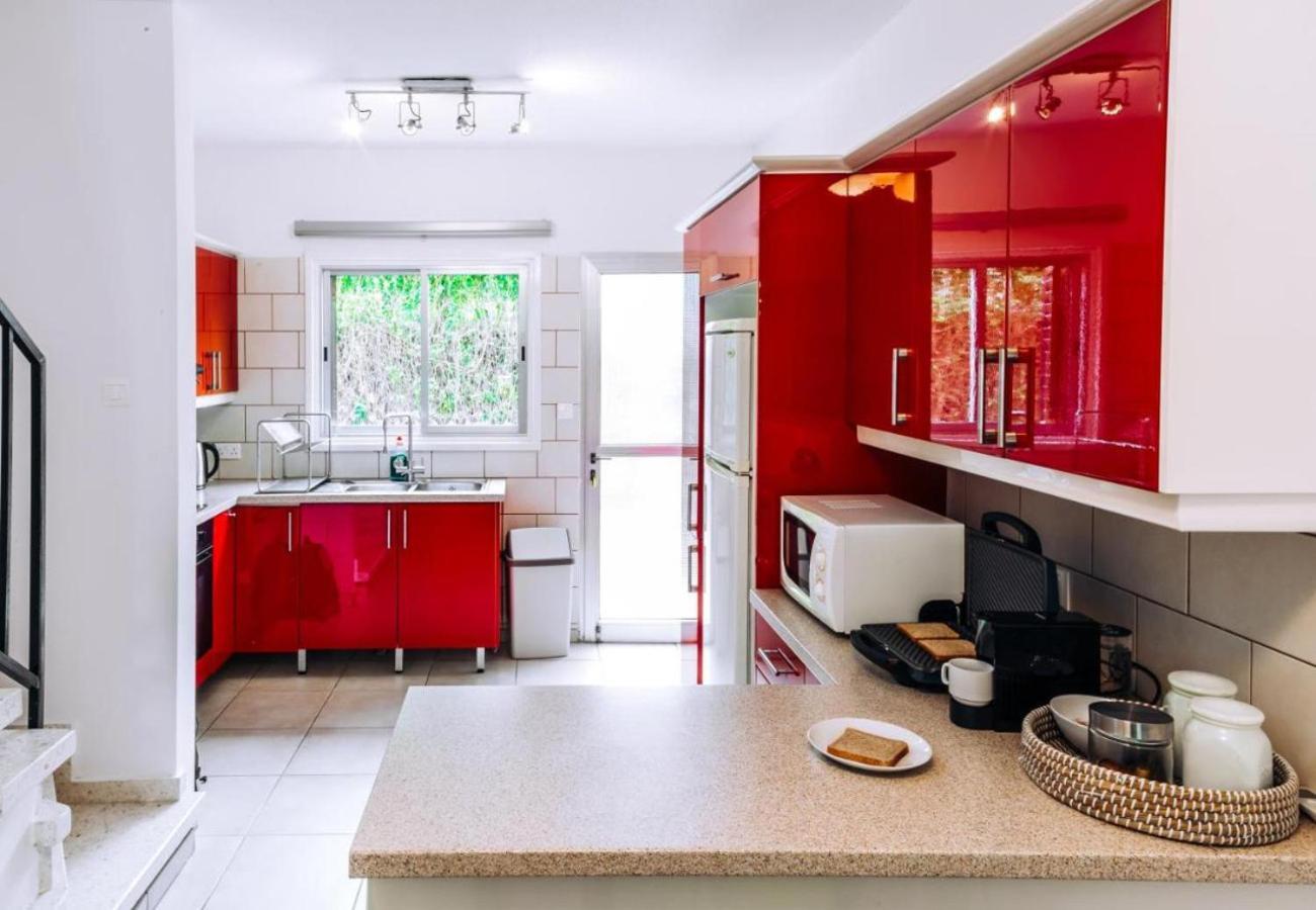 H&O Royal Townhouse In Center Paphos Appartement Buitenkant foto